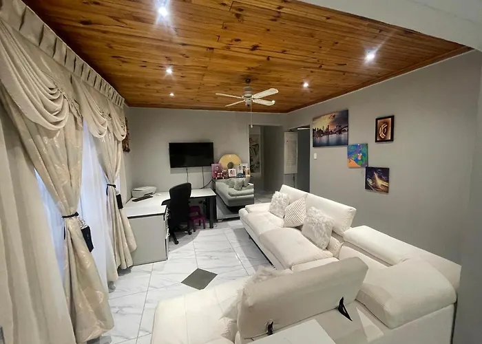 Newlands Comfortable Abode