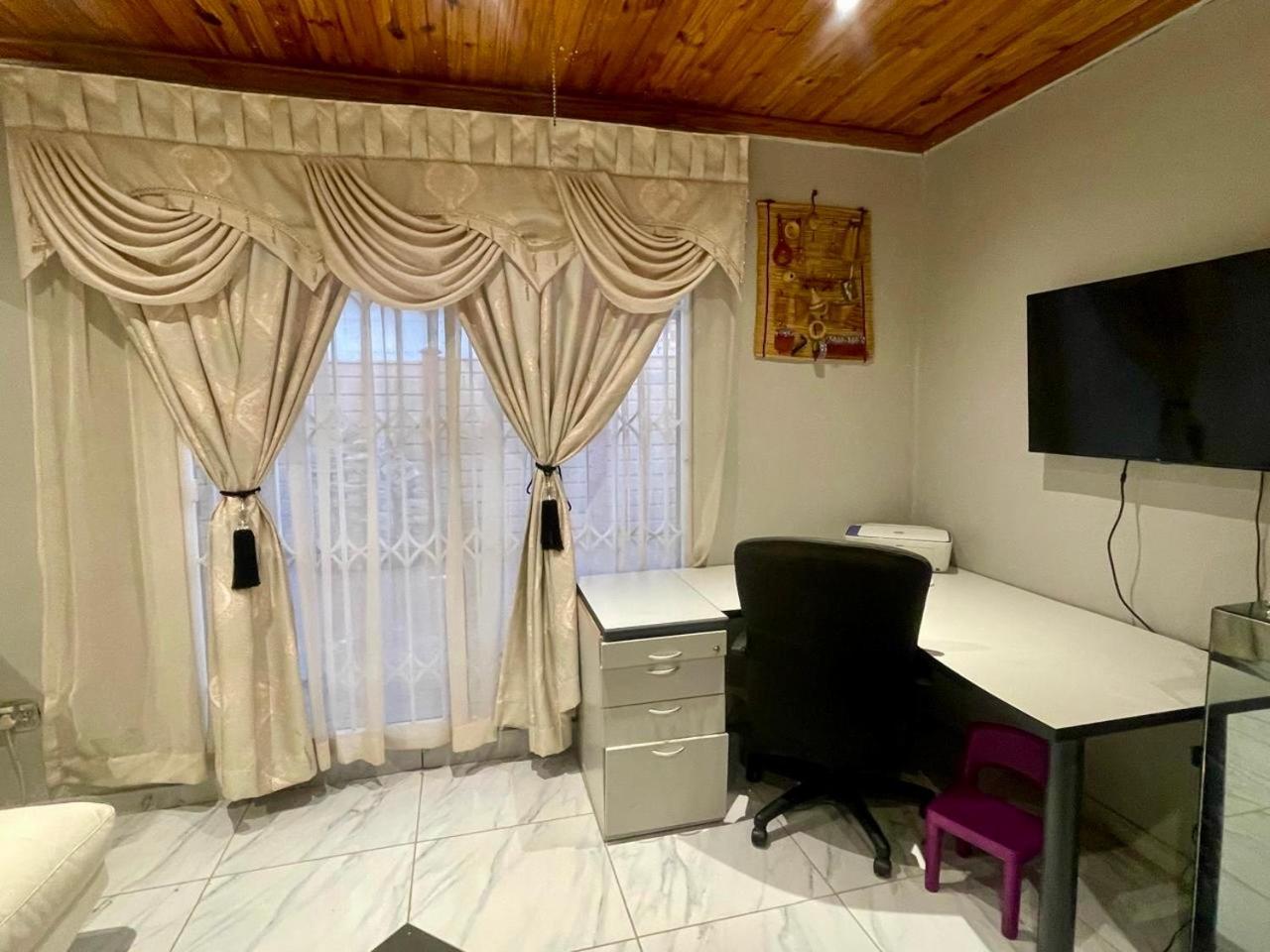 Newlands Comfortable Abode Quarto em Acomodações Particulares *