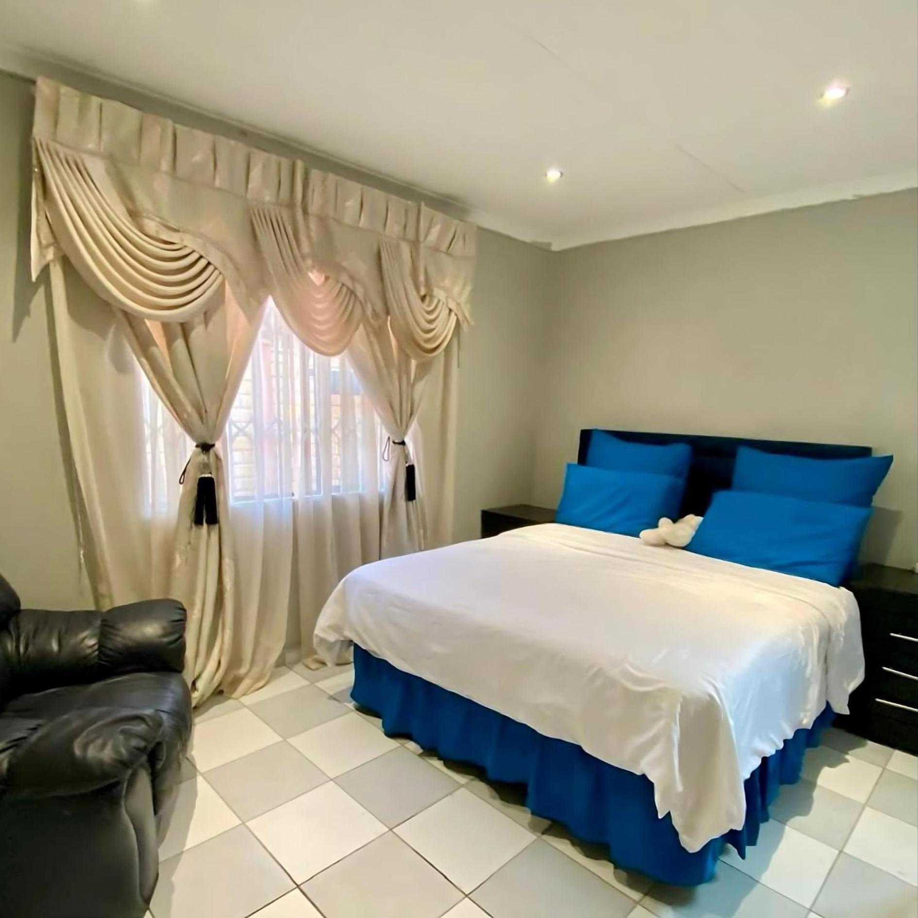Newlands Comfortable Abode *
